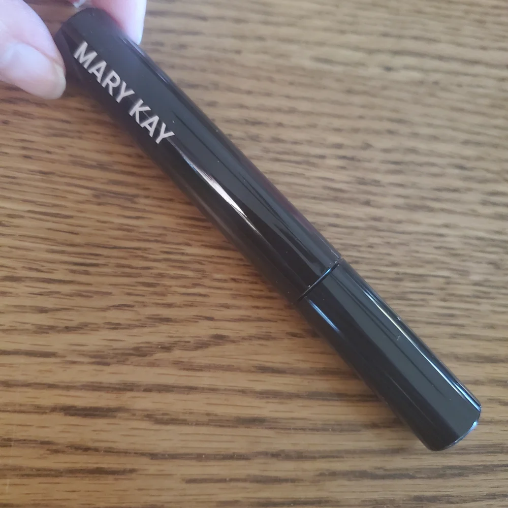 Mary Kay Ultimate Mascara in Classic Black
